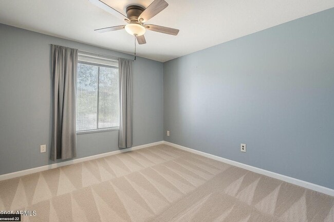 Building Photo - 3236 S Kenwood Ln