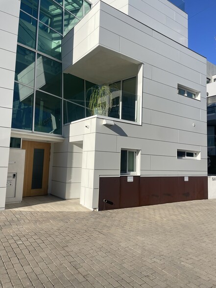 Exterior View - 5111 Ocean Front Walk