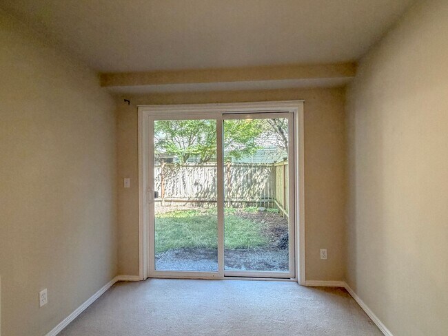 Building Photo - 3bd/2bth North Green Lake Townhome, $3,250/mo.