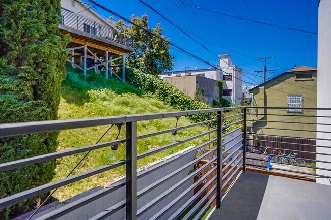 Building Photo - 4636 Lomita St