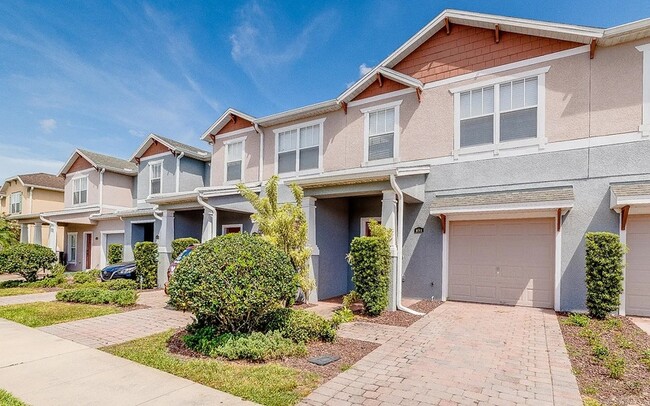 Building Photo - 831 Pine Pointe Ln