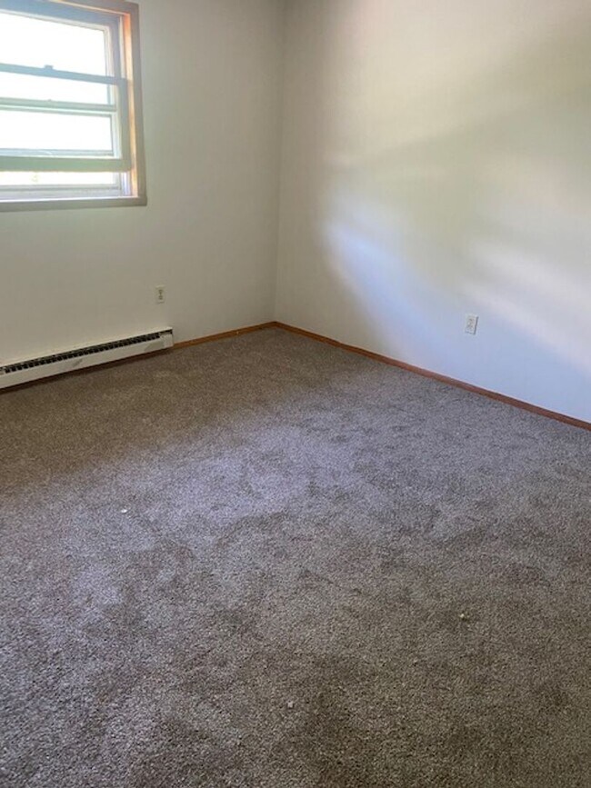 Building Photo - 368C-D Electronics Pkwy