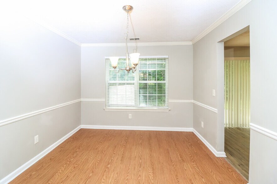 Building Photo - 1347 Ambercrest Way