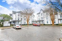 Building Photo - Fully Updated 2 Bedroom Unit!