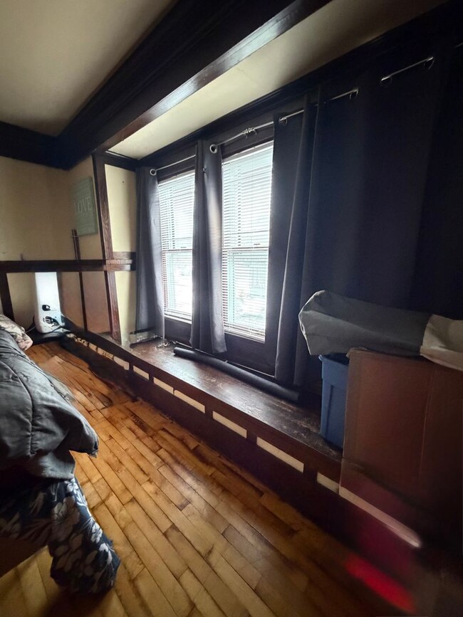 Building Photo - 607 2nd St