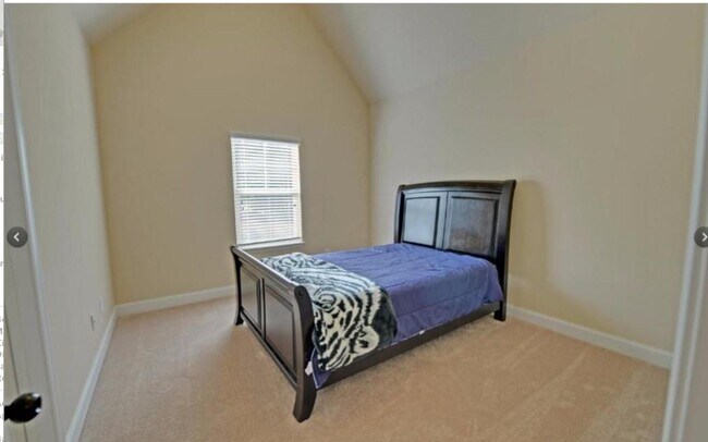 Building Photo - 2398 Beauchamp Ct