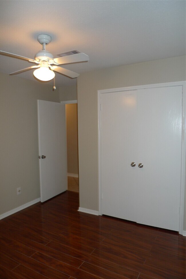 Building Photo - 15406 Ensenada Dr