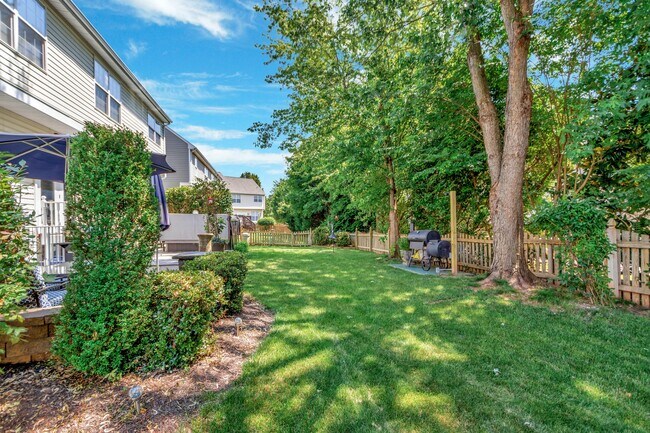 Building Photo - 15346 Bowmans Folly Dr