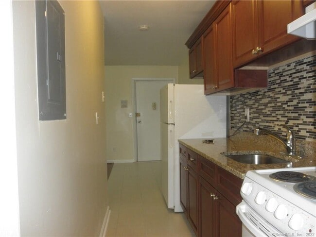 Building Photo - 76 Palisade Ave