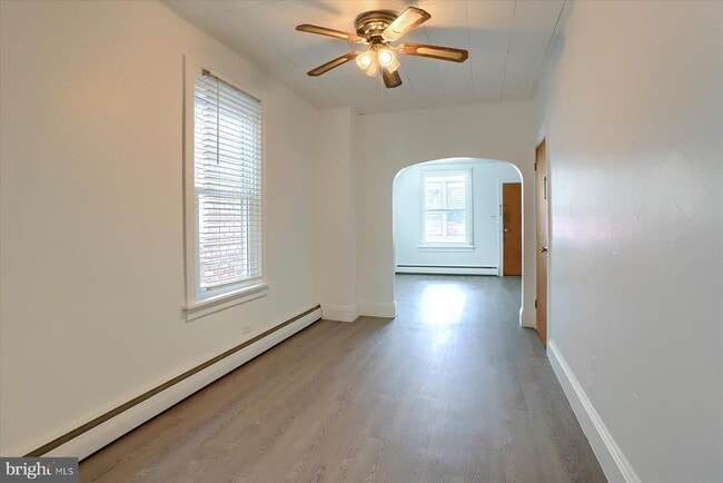 Building Photo - 307 Linden Ave
