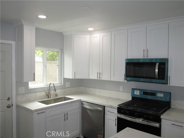 Building Photo - 852 N Davidson Ave