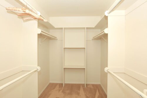 Building Photo - 3910 W Beechwood Ave