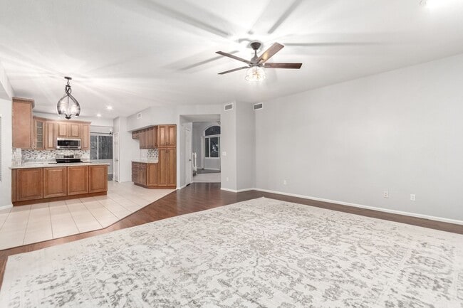 Building Photo - 4 bedoom home with private pool