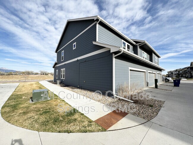 Building Photo - 6755 Carriage Meadows Dr