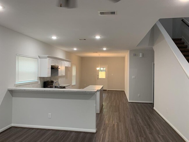 Building Photo - 8229 Madera Rd