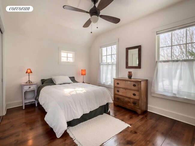 Building Photo - 24 Dale St