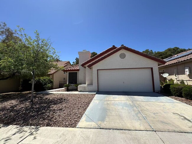 Primary Photo - ozy 2-story single-family hom