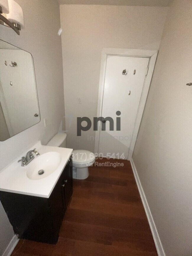 Building Photo - 402 N Delaware St