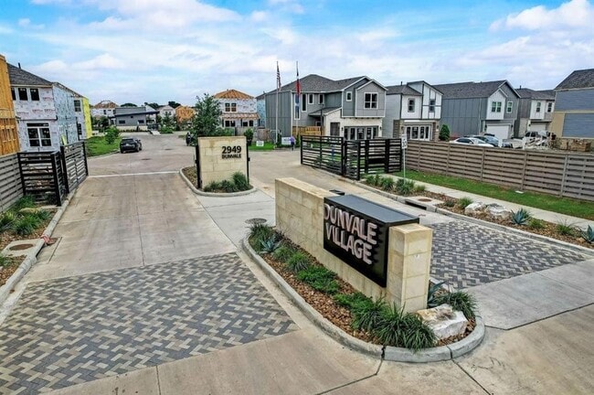 Building Photo - 3007 Valley Peak Dr