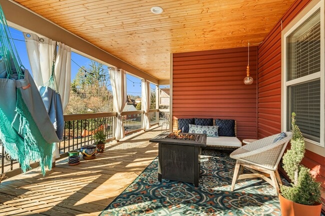 Building Photo - 695 Reed St