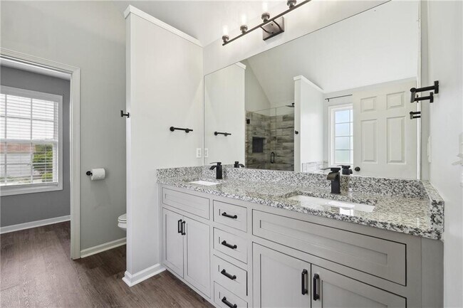 Building Photo - 425 Hearthstone Way