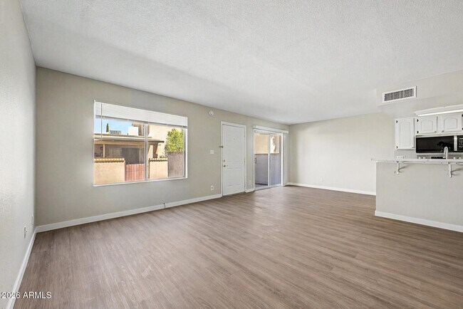Building Photo - 17009 E Calle Del Oro