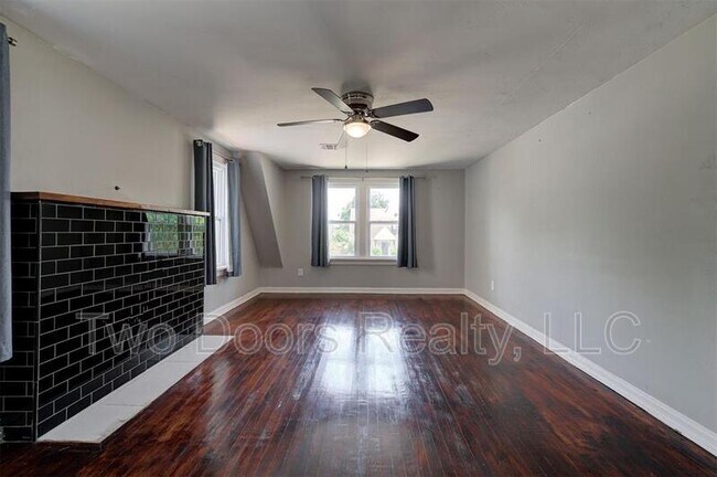 Building Photo - 2433 NW 18th St
