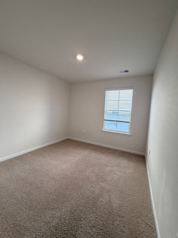 Building Photo - 328 Sandbach Rd