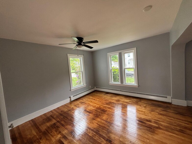 Building Photo - 24 Miles St