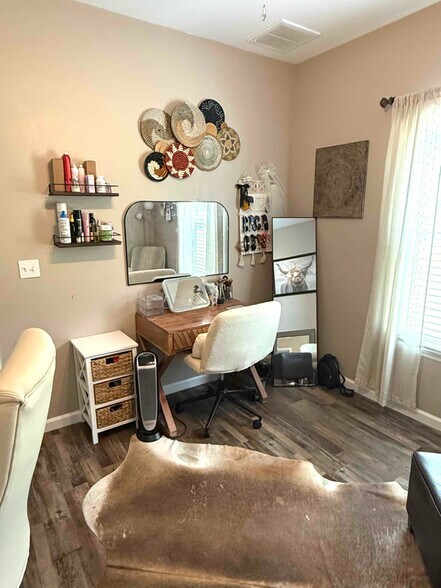 Building Photo - 23 Lance Ln