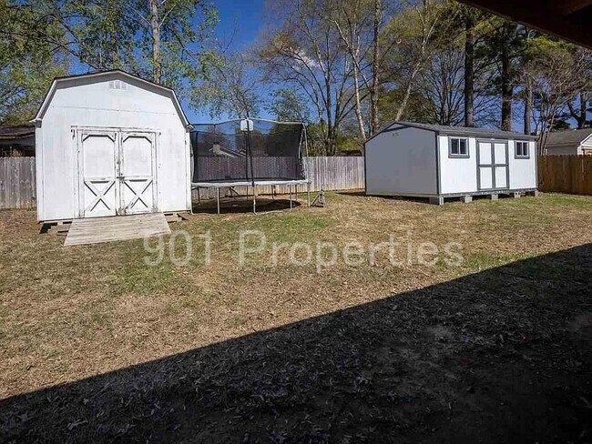Building Photo - 1234 Greenview Rd