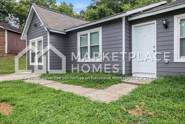 Building Photo - 4826 Mainstreet Valley Trce