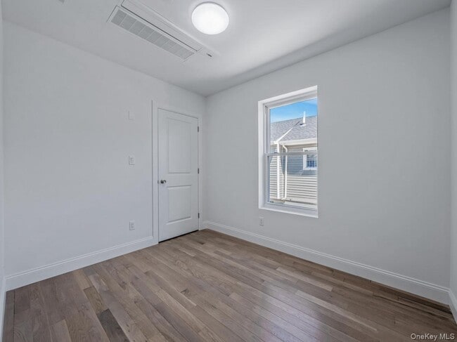 Building Photo - 3-37 Beach 43rd St