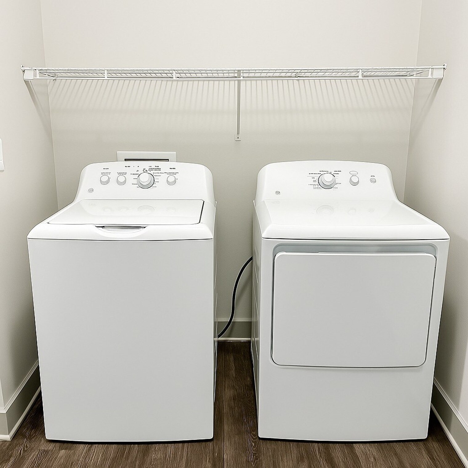 Building Photo - 111 E 4th St