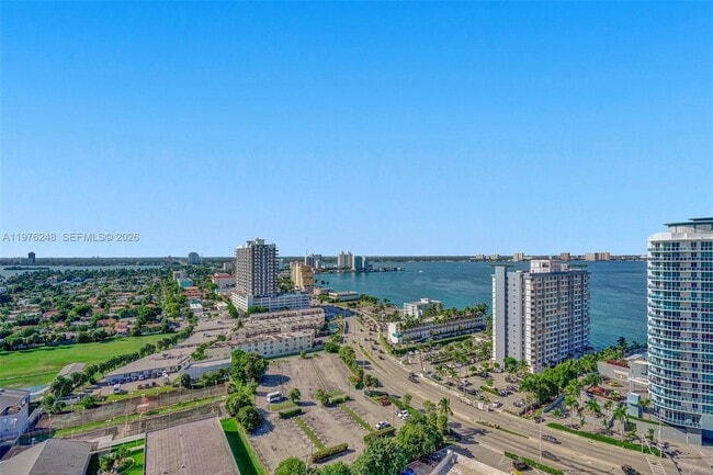 Building Photo - 7601 E Treasure Dr