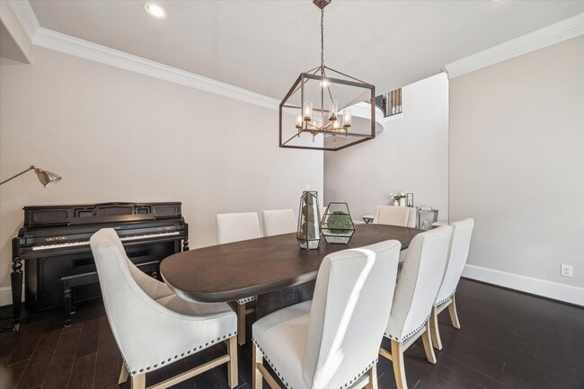 Building Photo - 618 Pink Azalea Trail