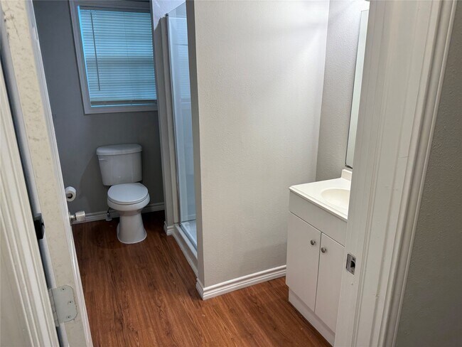 Building Photo - 1934 Austin Ave