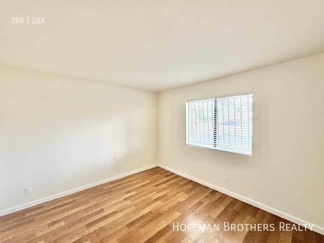Building Photo - 5917 Woodman Ave