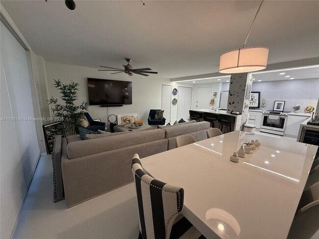 Building Photo - 6801 Indian Creek Dr