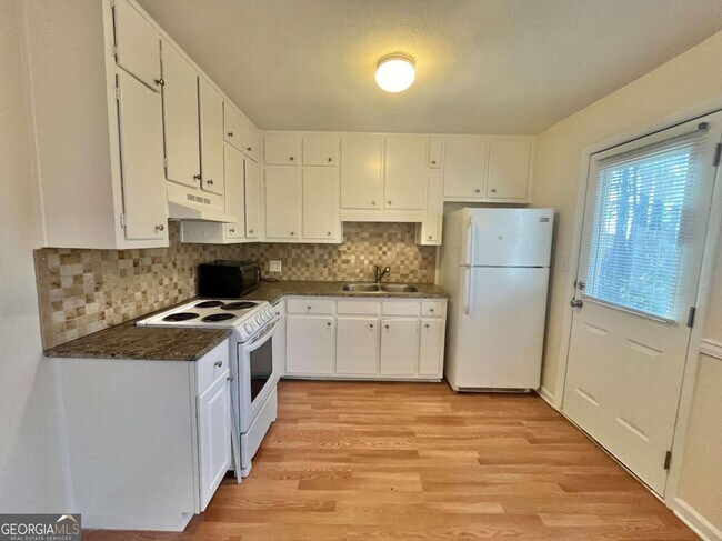 Building Photo - 1002 Level Creek Rd