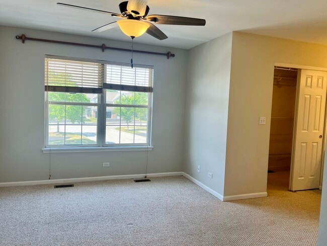 Building Photo - 1560 E Chivalry Ct