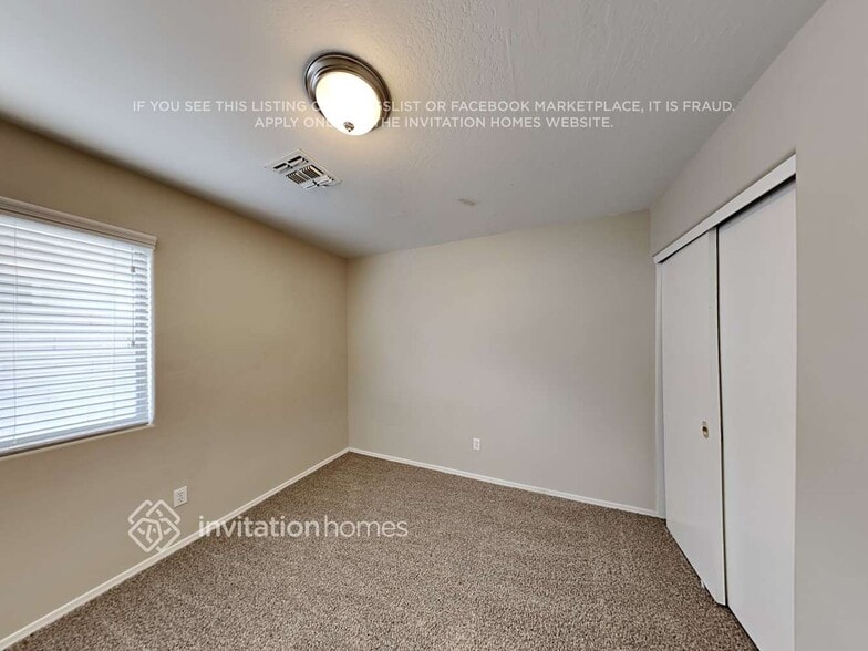 Building Photo - 10780 W Roanoke Ave