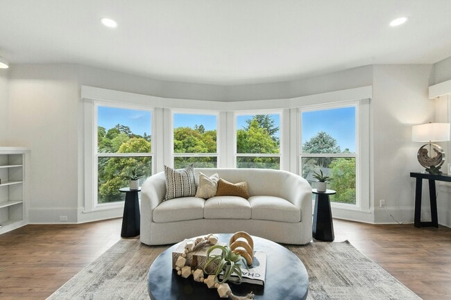 Building Photo - 5020 Golden Gate Ave