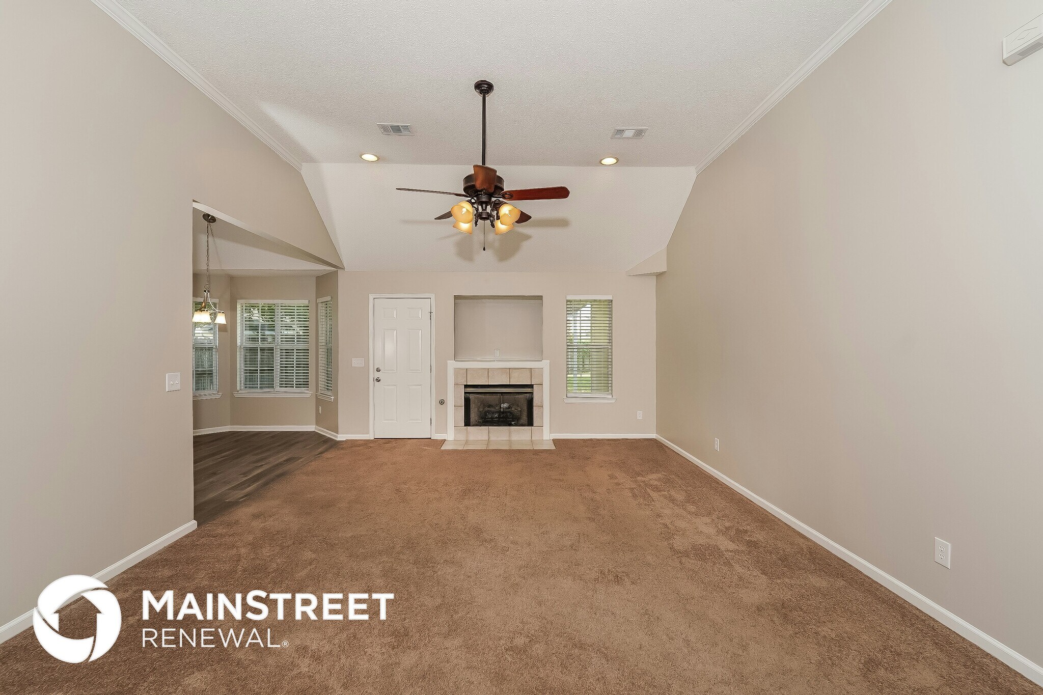 Building Photo - 4928 Madison Cir