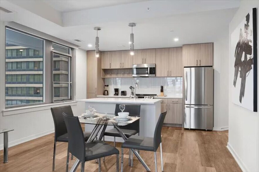 Building Photo - 400 Army Navy Dr