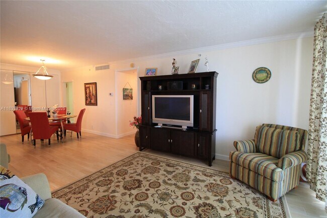 Building Photo - 3001 S Ocean Dr