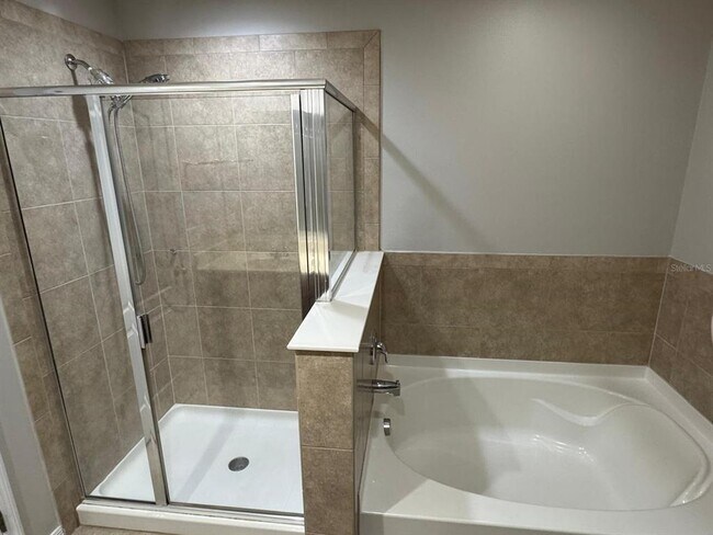 Building Photo - 2091 Bent Grass Ave