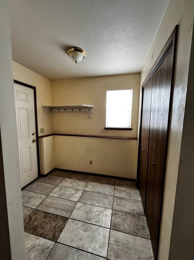 Building Photo - 94 N Grogan St