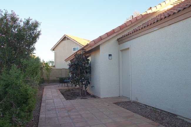 Building Photo - 3940 E Orchid Ln