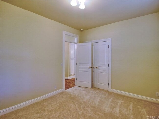 Building Photo - 1865 Vineyard Dr
